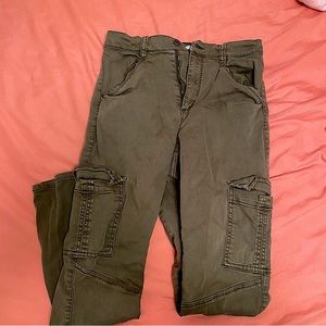 Garage size 7 olive green skinny jeans